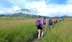 Rinjani trekking tour to Rinjani via Senaru