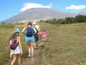 RINJANI TREK FOR FAMILY WITH CHILDREN