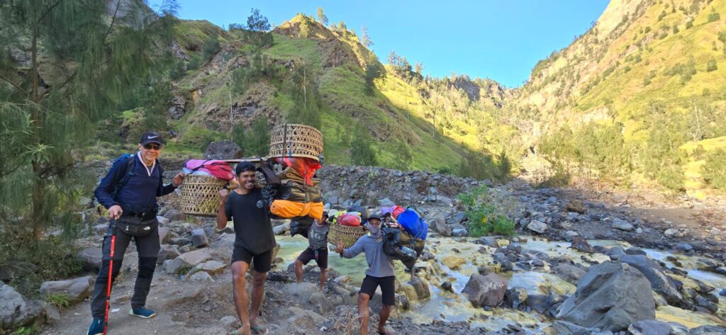 Mount Rinjani With or without a guide