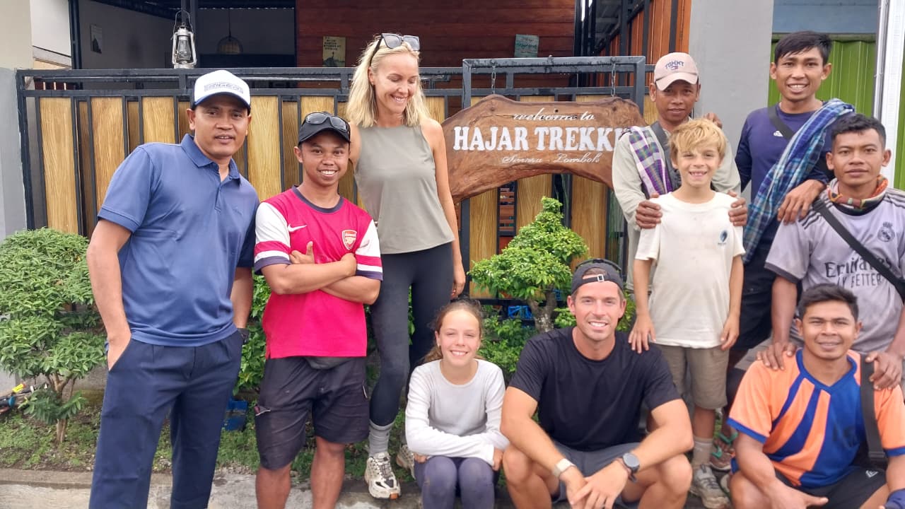 Rinjani guide and porters from Hajar Trekking